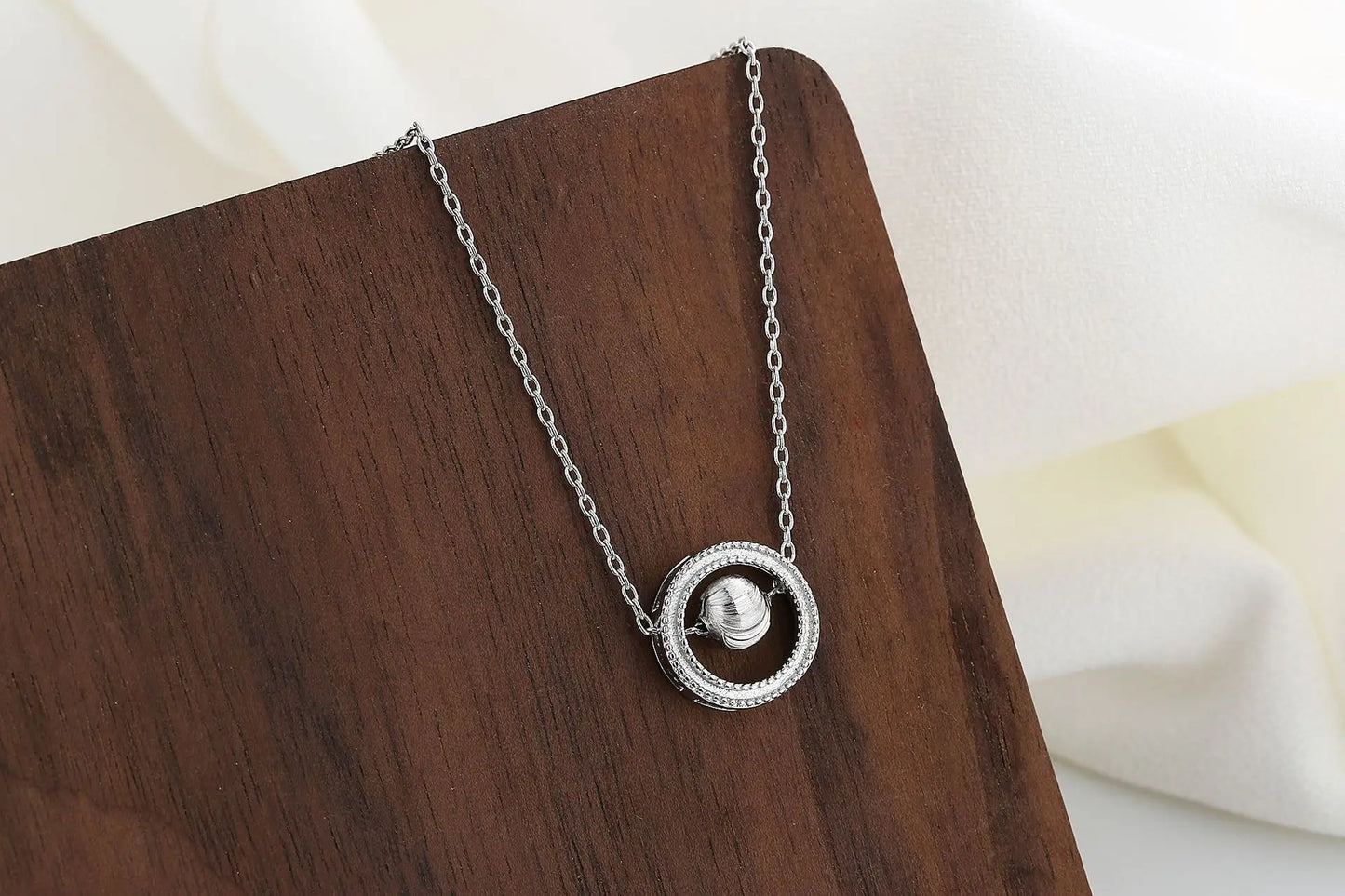 The Minimalist Fidget Necklace Silver